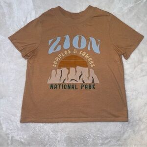 Zoe + Liv Zion Graphic Brown Baby T-Shirt Size Small